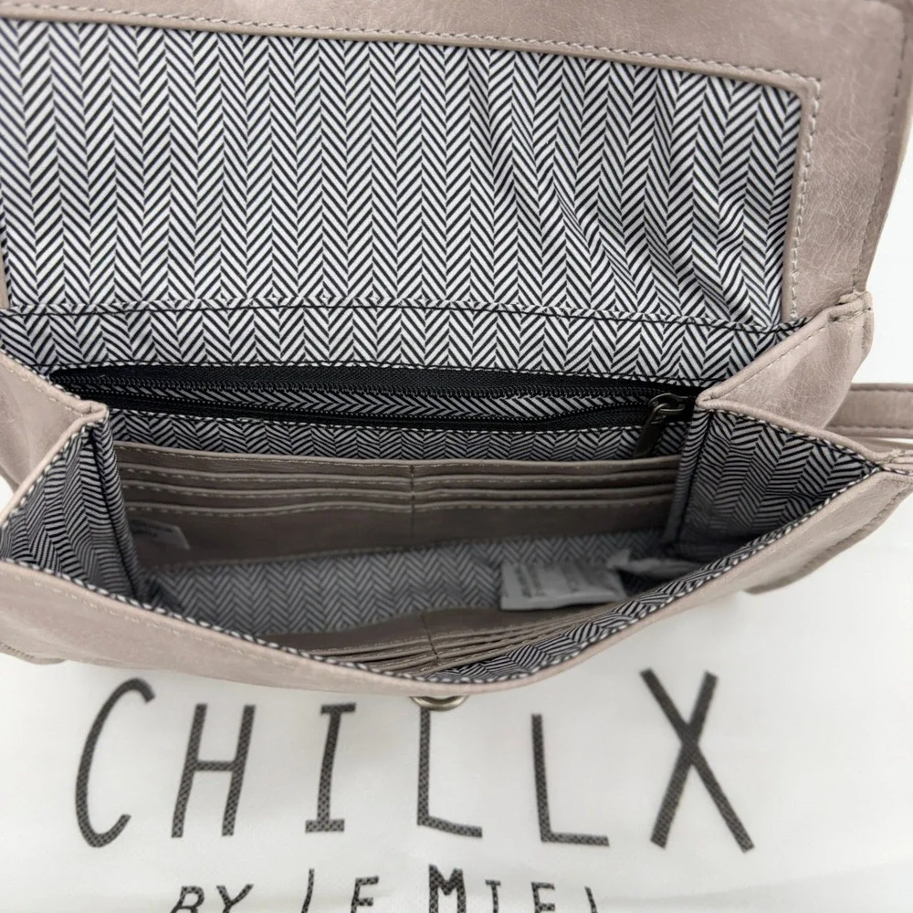 CHILLX by Le Miel Taupe Faux‎ Leather Crossbody Clutch New with Tags - Picture 2 of 6